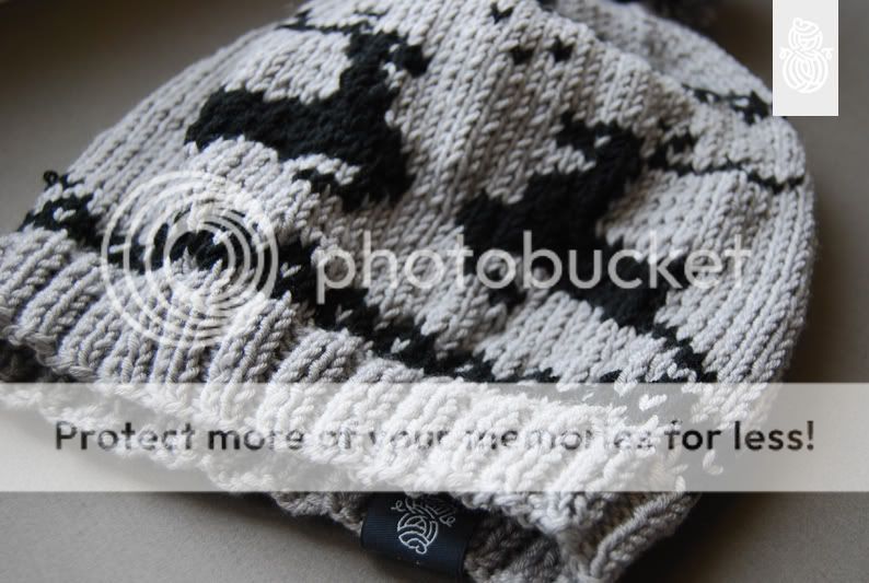 kevin,beanie,knitwear,roboty reczne,grey beanie,knitted reindeer