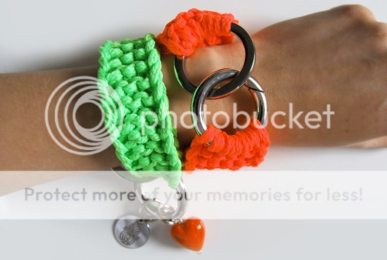 maffashion,madame julliet,roboty r�czne,roboty reczne,knitwear design,knitted bracelet,neon